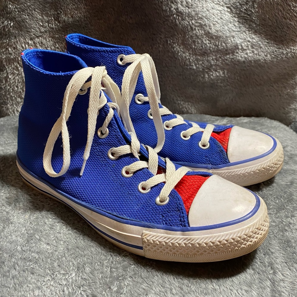 COPY - Blue&red converse